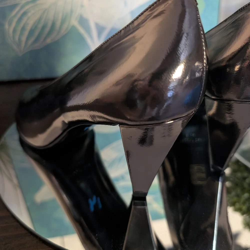 Marc By Marc Jacobs Shiny Pewter Black Heels New No‎ Box